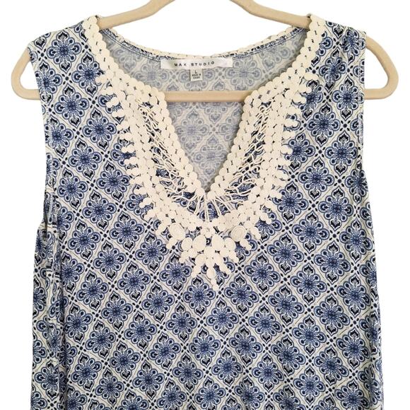 Max Studio Blue & Cream Bohemian Tank Top w Eyelet Lace Detail sz L - Picture 2 of 10